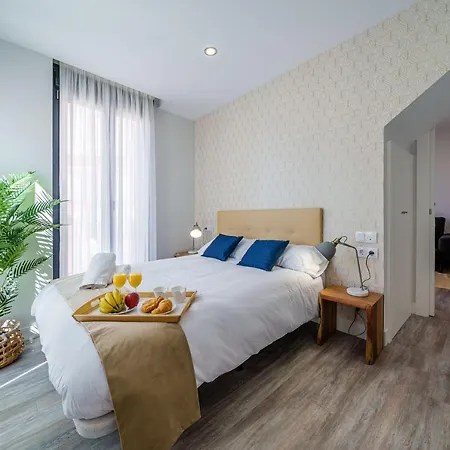 Old Town Pool & Parking Apartment *