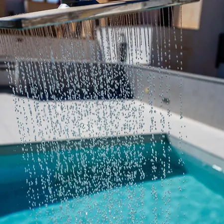 Old Town Pool & Parking Apartment Malaga